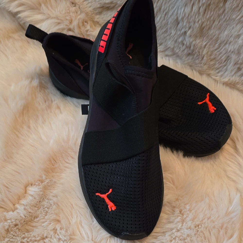 Puma Women's Black and Red Slip-On Sneakers